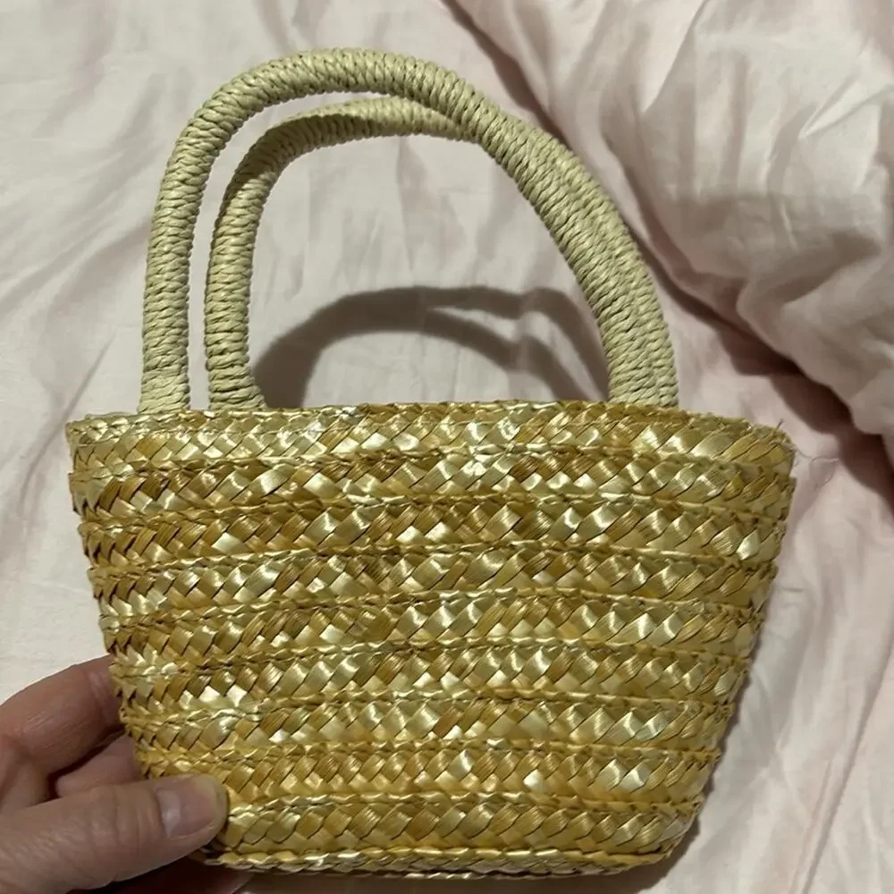 natural straw hand held bag purple oversized flower decor nwot unworn condition